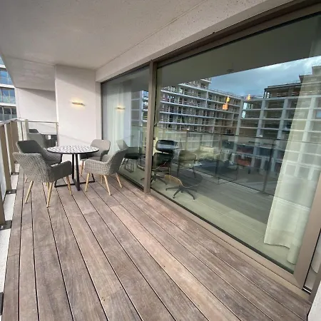 Modern In With Terrace Διαμέρισμα *